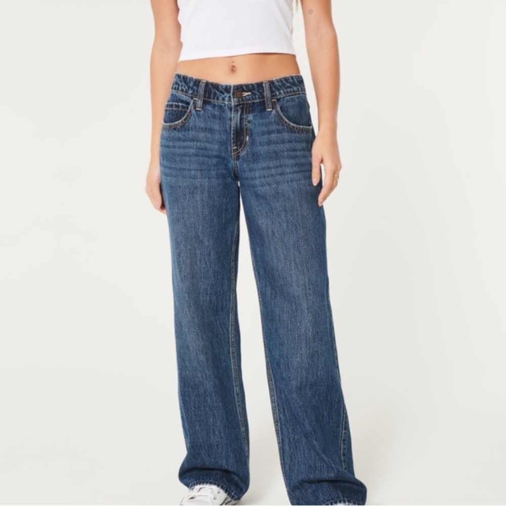 Baggy dark blue Hollister jeans.